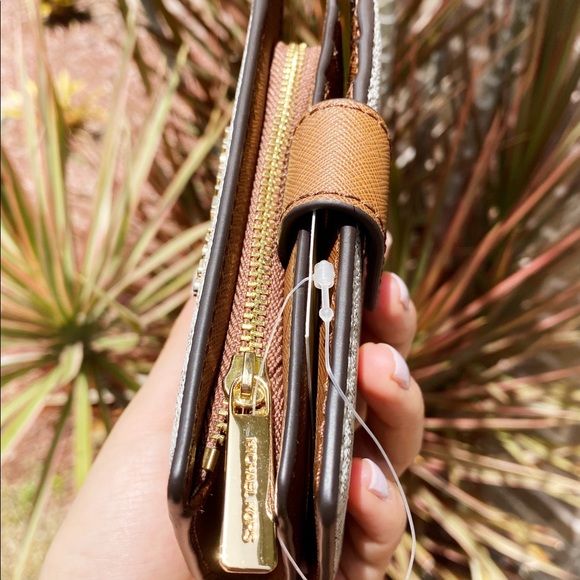 Michael Kors Bifold Wallet MK Coin Pouch Vanilla - Picture 3 of 8